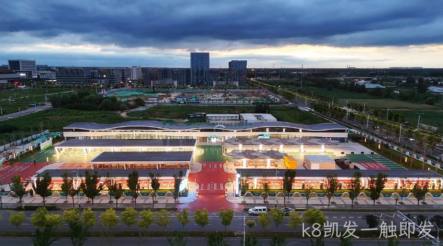 停车诱导屏赋能助力国内首座全要素绿色低碳车网互动充换电示范站